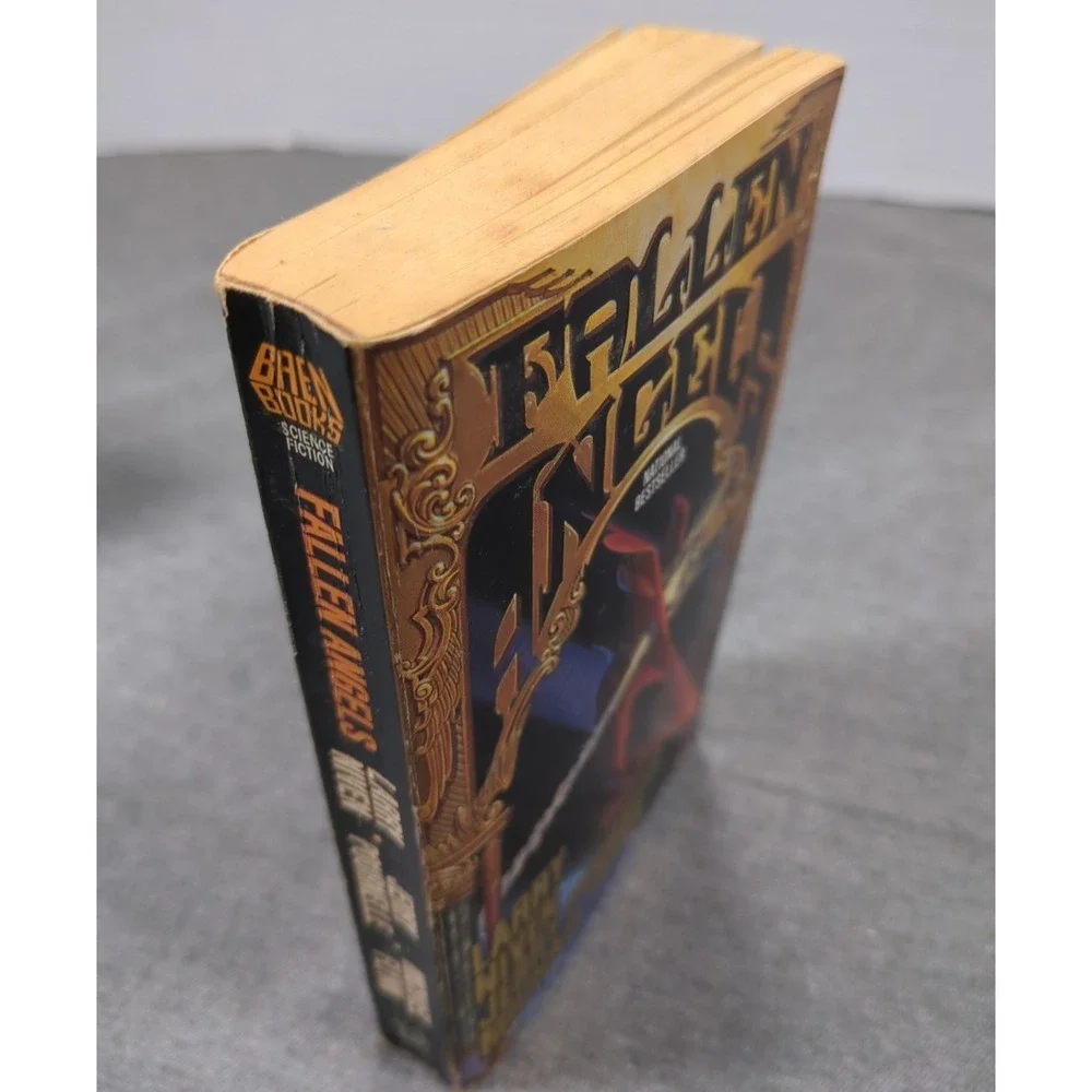 Fallen Angels Larry Niven Jerry Pournelle Baen Books 1st Printing 1991 VTG‎ PB